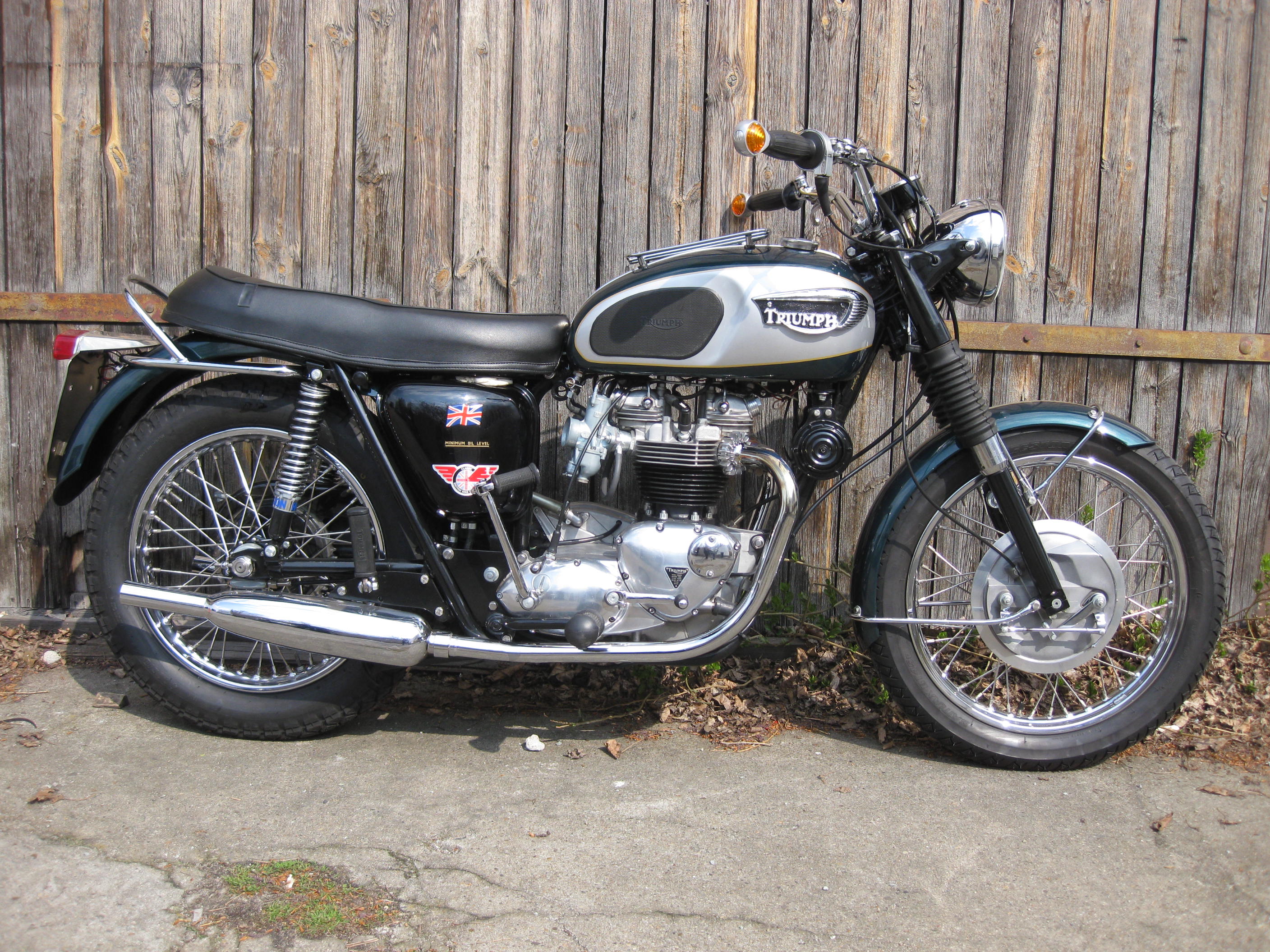 Triumph T 120 R